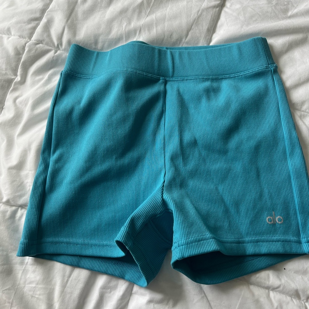 Alo goddess shorts